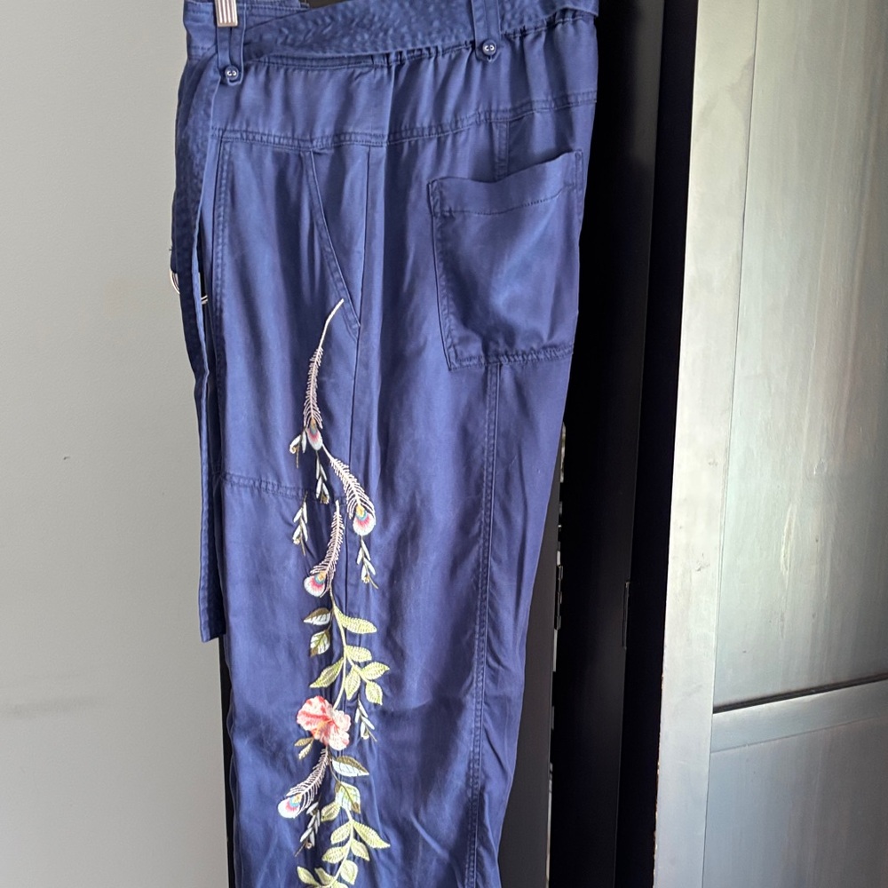 Johnny Was Emike Belted wide leg Navy Pants with Floral Embroidery NWOT - Picture 2 of 8